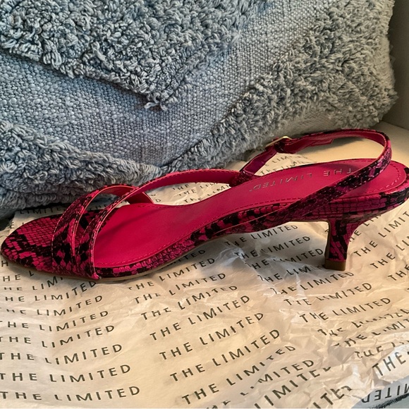 NIB The Limited Hot Pink Snake Print Strappy Heels Animal Print Sz 7.5 Fuschia - Picture 6 of 6